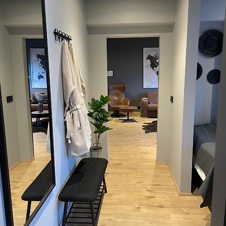 Lovely Apartment With Hot Tub Access Akureyri Exteriör bild